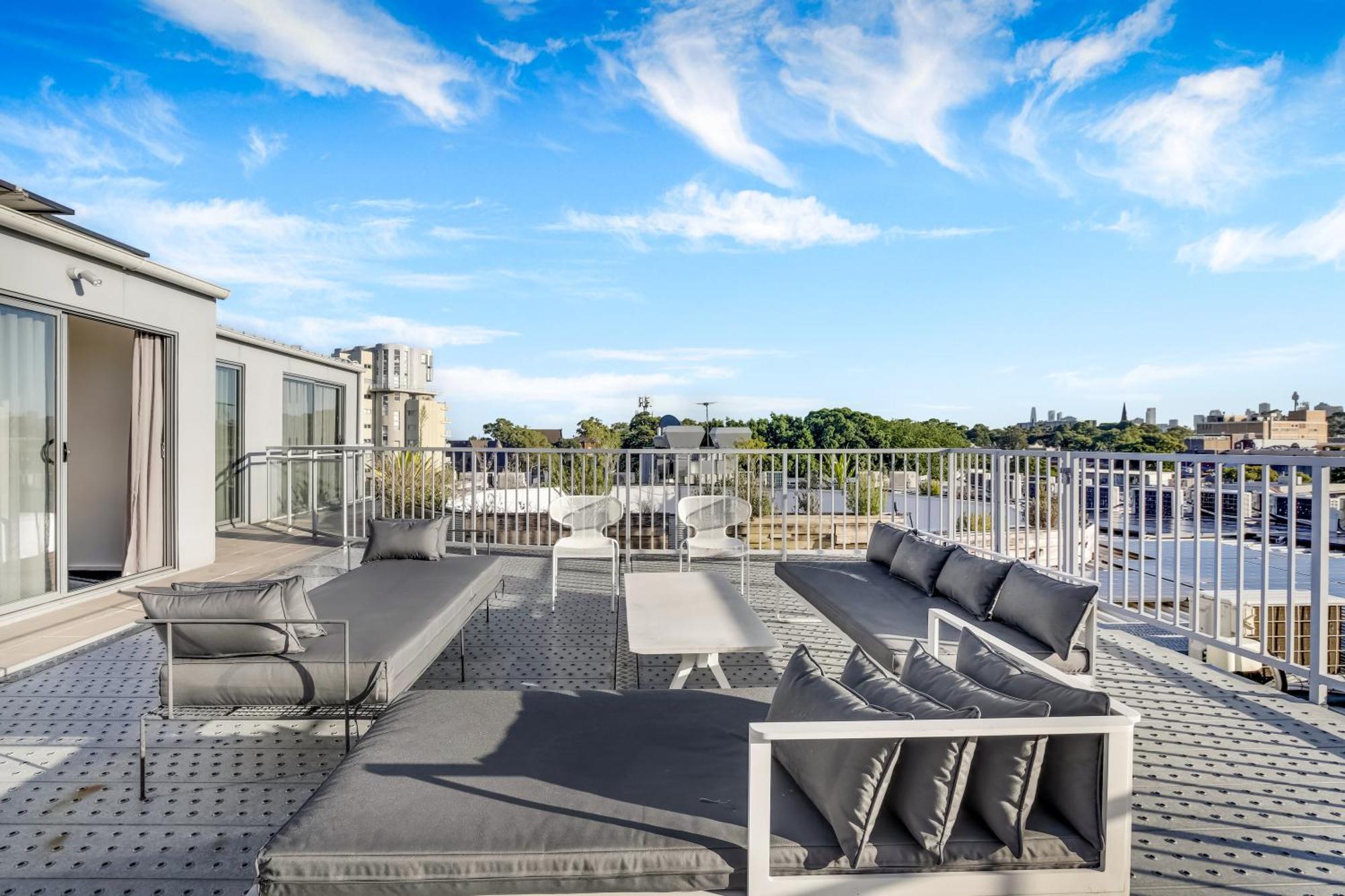 The Urban Newtown Hotel Sydney Bagian luar foto