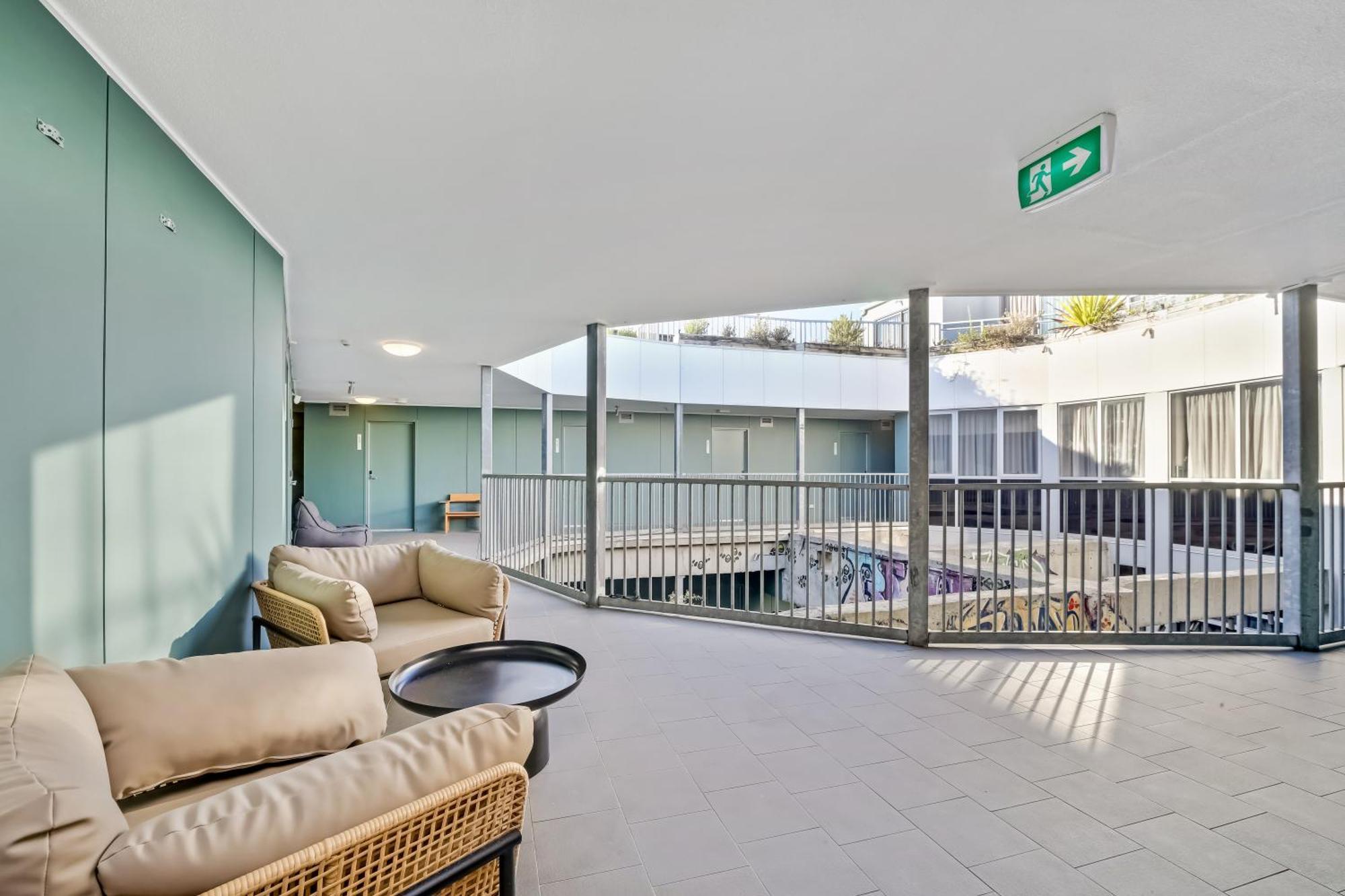 The Urban Newtown Hotel Sydney Bagian luar foto