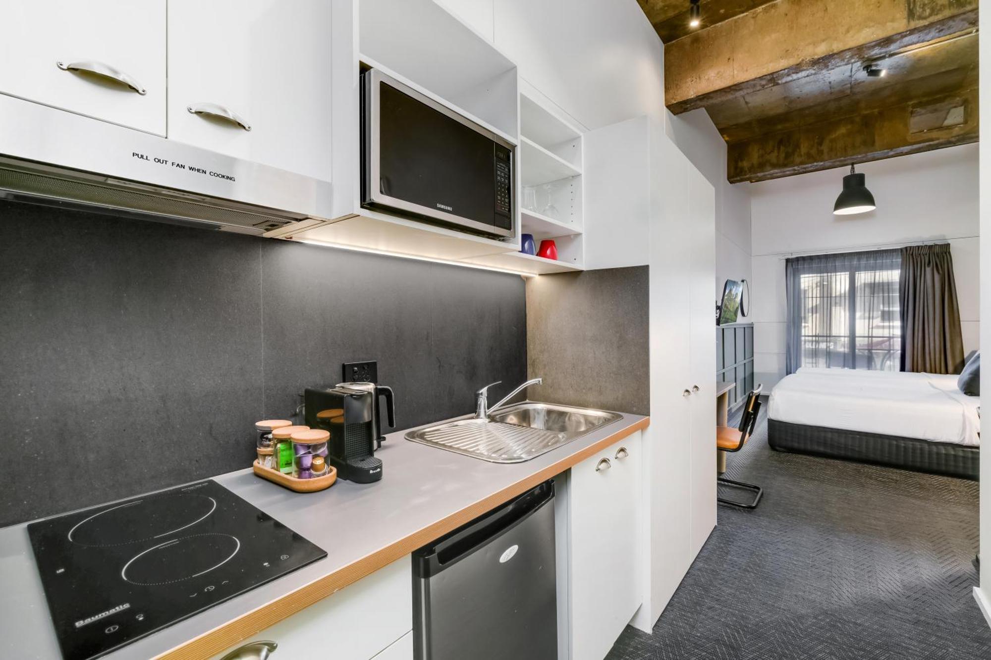 The Urban Newtown Hotel Sydney Bagian luar foto