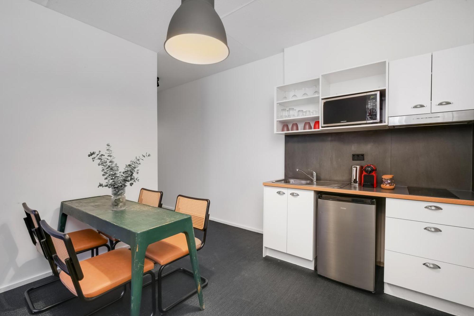 The Urban Newtown Hotel Sydney Bagian luar foto