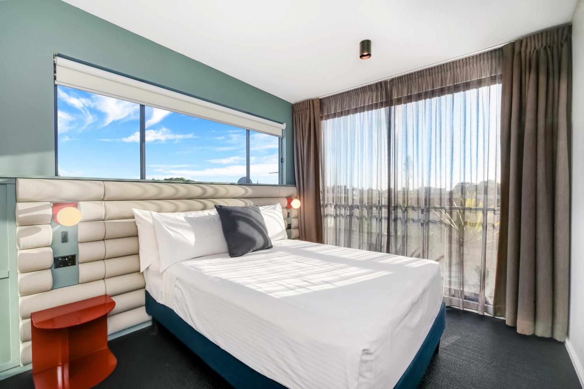 The Urban Newtown Hotel Sydney Bagian luar foto