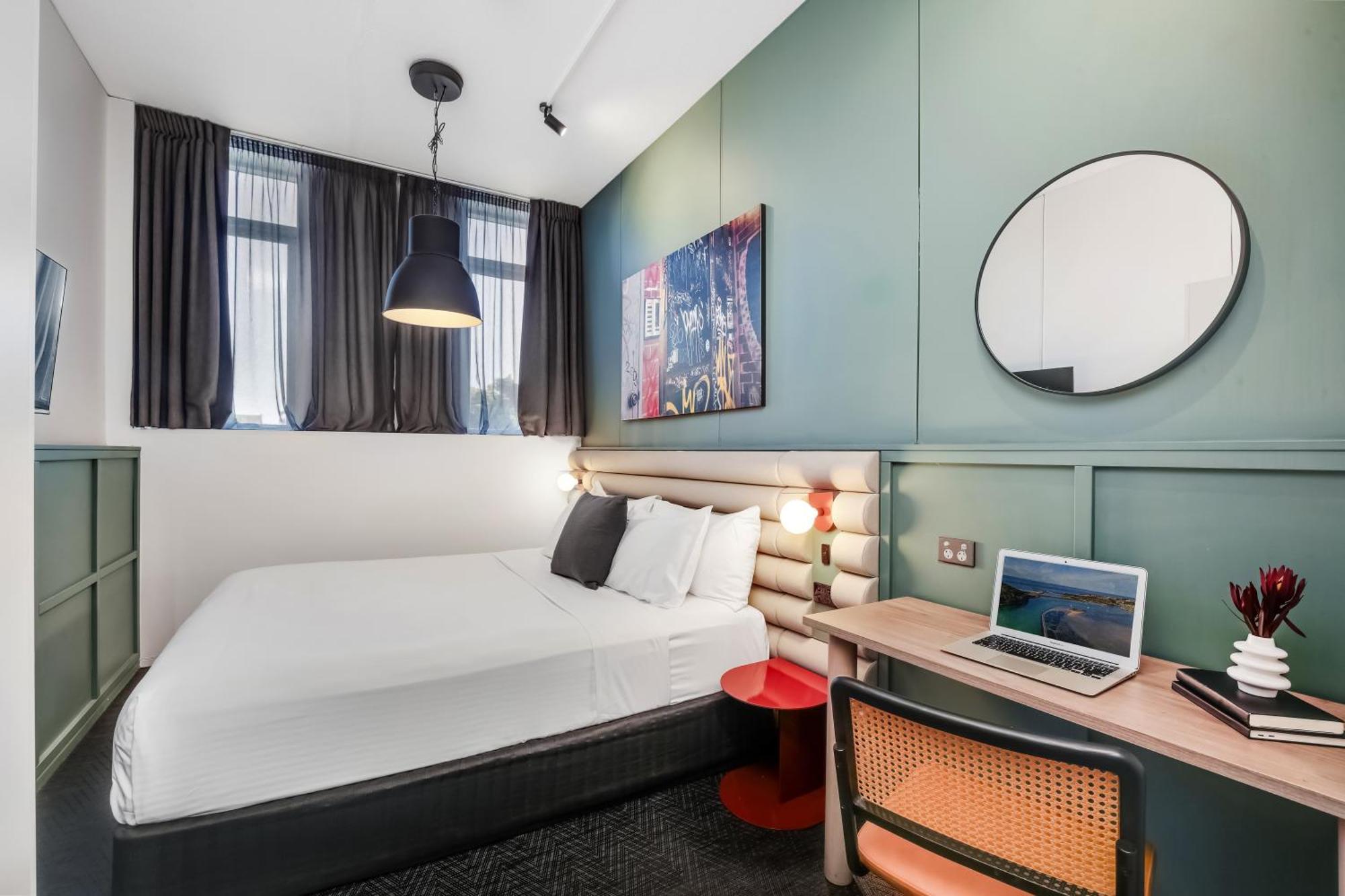 The Urban Newtown Hotel Sydney Bagian luar foto