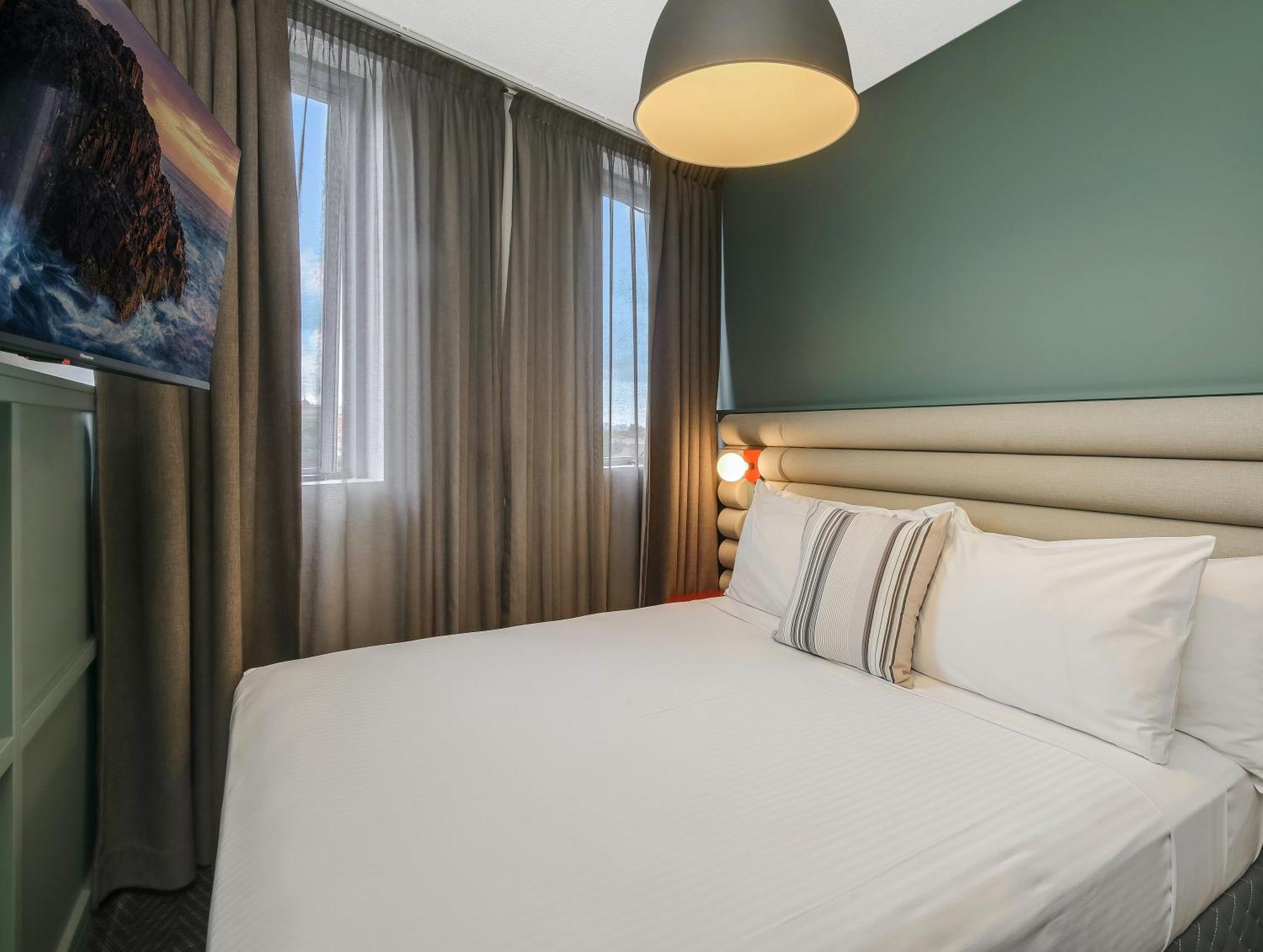 The Urban Newtown Hotel Sydney Bagian luar foto