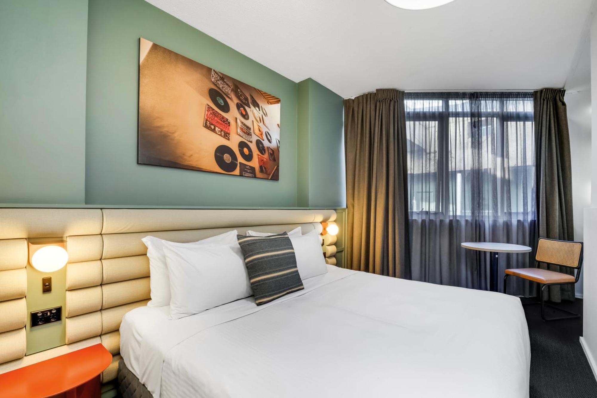The Urban Newtown Hotel Sydney Bagian luar foto