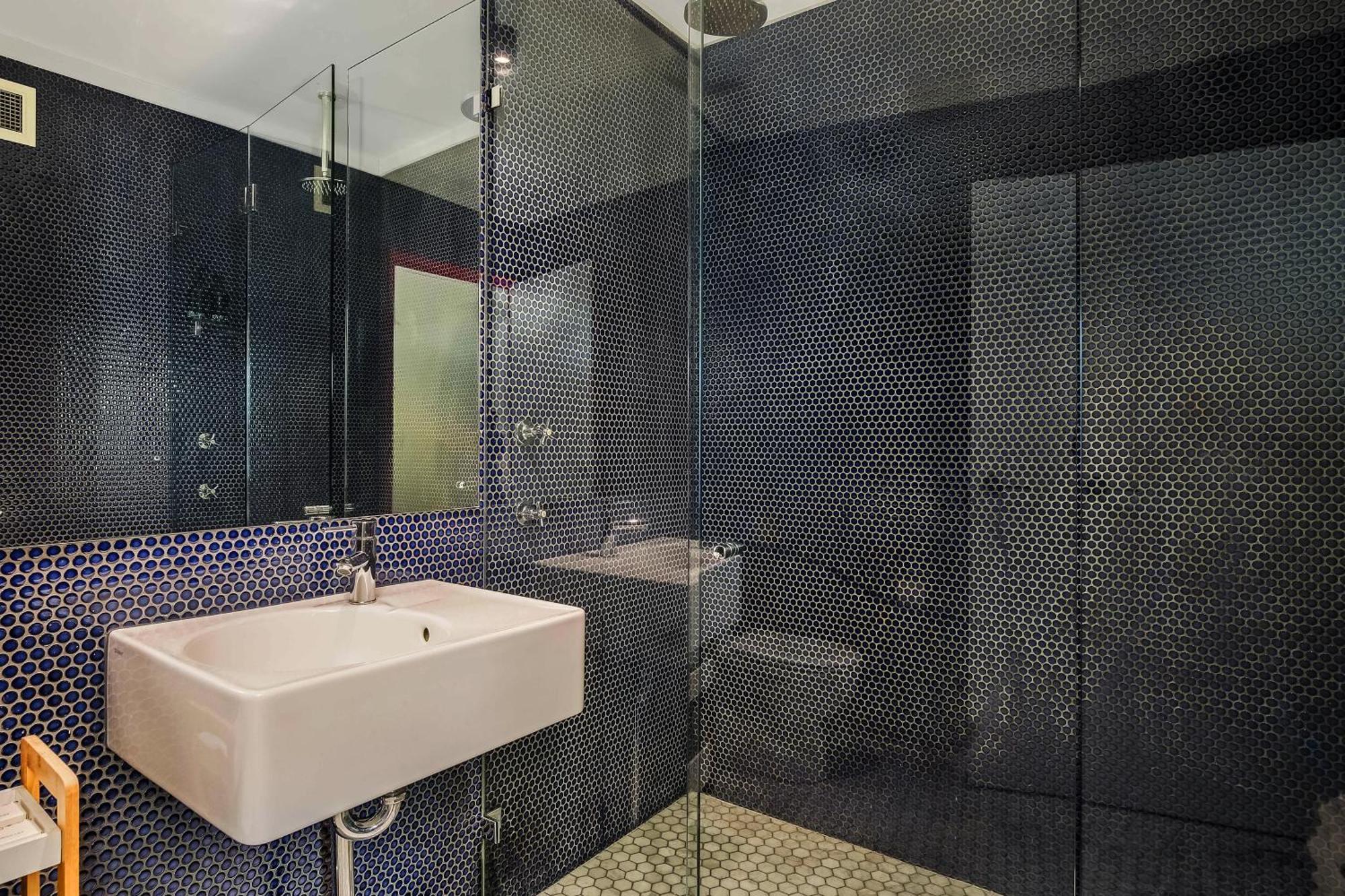 The Urban Newtown Hotel Sydney Bagian luar foto